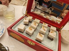 -品海楼·大连海胆锅贴馆(东港店)