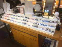 -优医视平价眼镜蔡司依视路折扣工厂店(十里堡店)