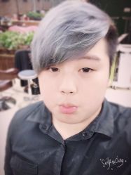 -镁连社·美联社