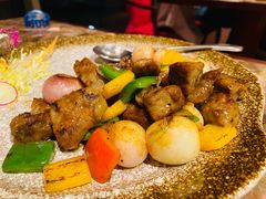 圆葱牛肉粒-阳澄湖费尔蒙酒店颐丰阁中餐厅(马鞍山西路店)