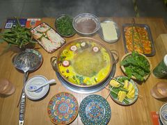 -洱火云南酸菜牛肉火锅(石景山当代商城店)