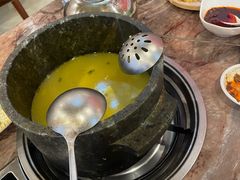 -鲁朗纳麦石锅鸡庄园