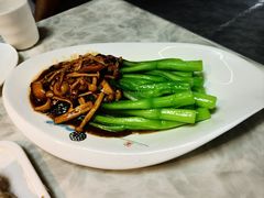 双菇扒菜心-清真·胖妈妈手抓餐厅(定西路长城宾馆店)