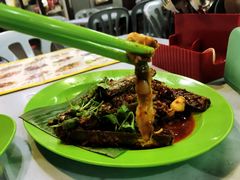 -明记烧鱼美味店