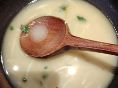 -银米·云南传统过桥米线(双廊黑金冠店)