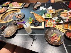 -山川小町·极番烧肉(新地假日广场店)