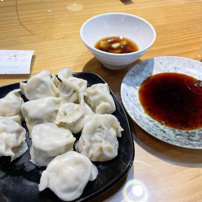 满姐饺子(德胜门店"再次来到这家温馨的小馆儿,时间还是饭点儿.