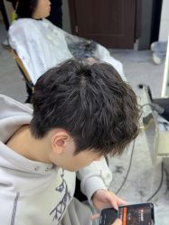 -藤野造型烫发染发