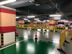 -世纪都会-停车场