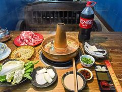 -洞庭洲·防空洞火锅·铜锅涮肉·烧烤(新百广场店)