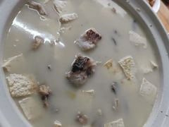 -芦茨金富饭庄·25年老字号·专做稻草鸡