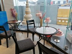 可休息的两个桌子-长发西饼(临顿路店)