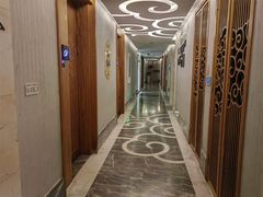 -新盈光·云会所(百丈东路店)