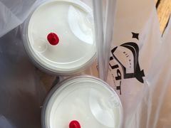 草莓芝士玛奇朵-TPLUS茶家(上海商城南京西路店)