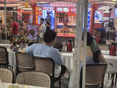 -刘姐啤酒鱼民族演艺餐厅(西街总店)