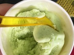 -莓园冰淇淋店