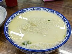 -雪琴面馆富安特色鱼汤面(城中花园店)