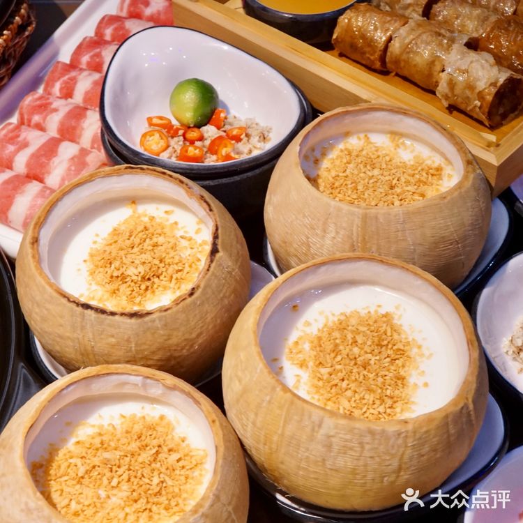昆明恒隆牛马们为了吃上这家椰子鸡是有多拼