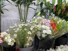 -爱尚鲜花店(粤通综合楼店)