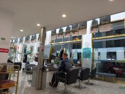 -水灵珑美容造型中心