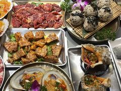 -围炉肉舍•炭烤活鳗•丹东海鲜烤肉(步行街店)