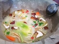 -姚记抚仙湖石锅鱼庄