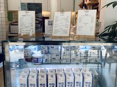 面包甜点陈列柜-COTTON CAFE(德信·中外公寓店)