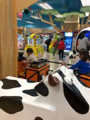 -莫莉幻想儿童乐园(武汉保利广场店)