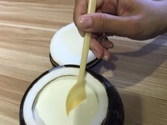 -志龙皇冠吃货椰子铺
