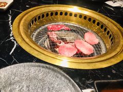 -山川小町·极番烧肉(新地假日广场店)