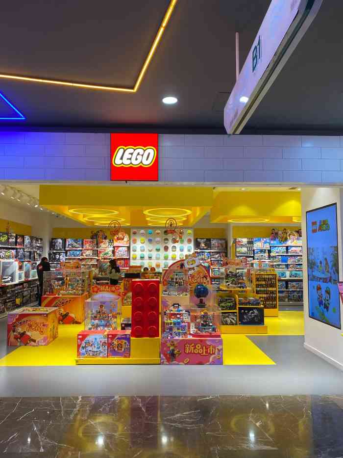 lego乐高(湖滨银泰in77c1区店)-"太喜欢这家乐高旗舰店了,整个一乐高