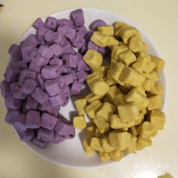 材料: 紫薯和红薯(一两个就好,不要弄太多