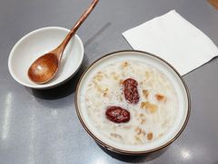 椰汁银耳炖桃胶-小团圆糖水铺(襄阳南路店)