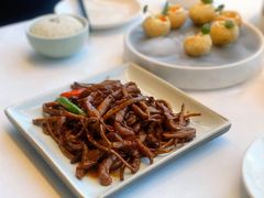 茶树菇辣炒牛柳-翡翠江南(国贸商城店)