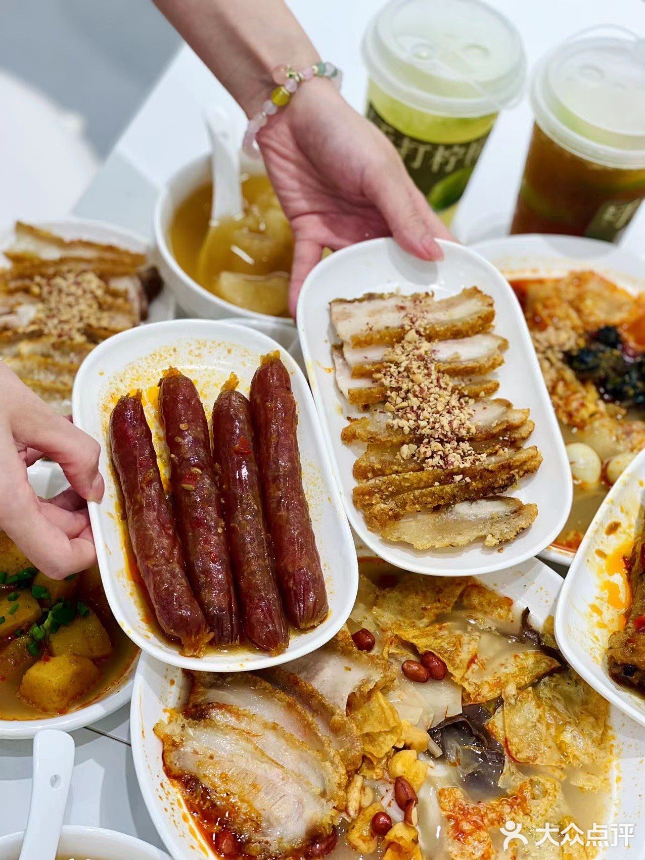 深圳新店 | 在咖啡馆吃螺蛳粉
