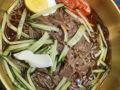 朝鲜冷面-围炉肉舍•炭烤活鳗•丹东海鲜烤肉(步行街店)