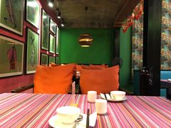 -香巴拉云南餐厅(华莱坞店)