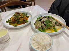-犇逸·乐山跷脚牛肉·四川现炒(览海店)