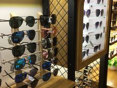 -LOGO眼镜·蔡司品牌折扣店(龙华清湖店)