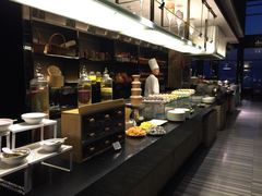 自助取餐区-唐拉雅秀酒店-西锦汇空中BBQ·思创餐厅