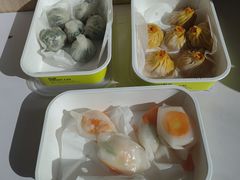 手拆蟹黄金蟹粉小笼包-苏小柳点心·手作小笼包(浦东嘉里城分院)