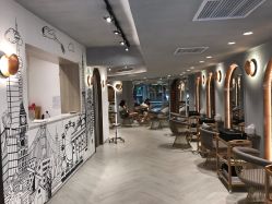 前台-苏豪路易士·嘉玛发廊