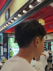 -东方先生国潮男士理发馆