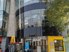 -麦当劳(展览路店)