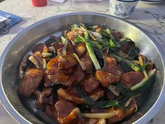 姜葱焖鸭嘴鱼-鲤鱼塘农家山庄