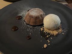 巧克力火山熔岩-Carbon莫卡哆·意大利复古集市餐厅(杭州大厦店)