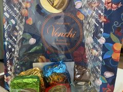 -VENCHI 闻绮(上海佛罗伦萨小镇店)