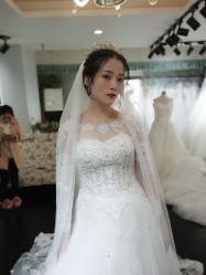 -雪莉美妆婚纱馆