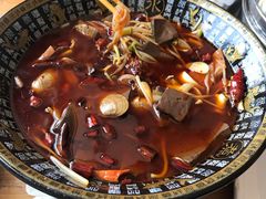 海鲜毛血旺-地方名吃海鲜大馅蒸饺(北戴河店)