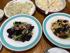 -东来菜馆•手抓海鲜家常菜•海鲜锅贴(鸽子窝店)